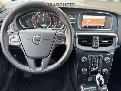 Volvo V40 – 17/24