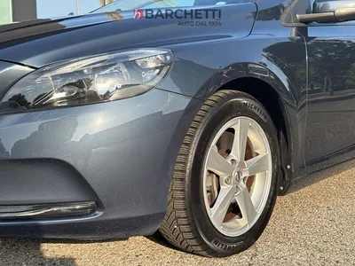 Volvo V40 – 6/24