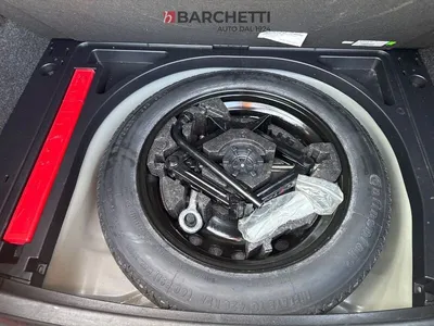 Volvo V40 – 10/24