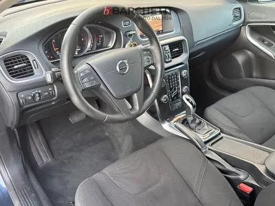 Volvo V40 – 11/24